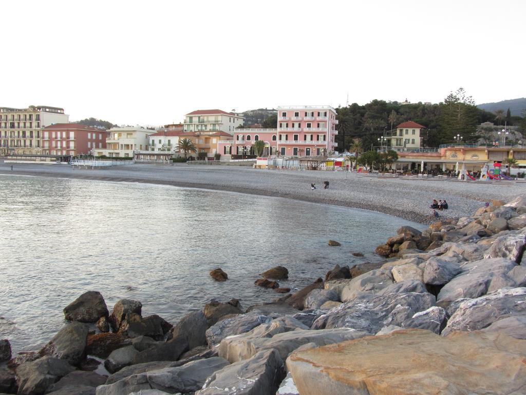 La Casa Della Zia Villa Bordighera Ruang foto